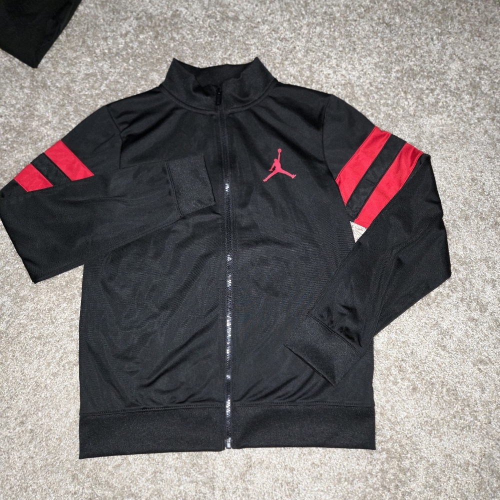 Air Jordan Full Zip Athletic Track Jacket Boys Size Large Black Red
